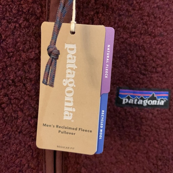 NWT Patagonia reclaimed fleece pull over in dark ruby - Picture 3 of 6